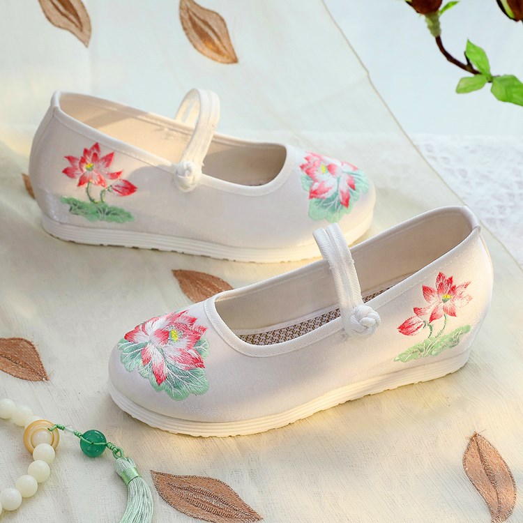 2026 Women's White & Green Lot - огляд і ціна Embroidery Fabric