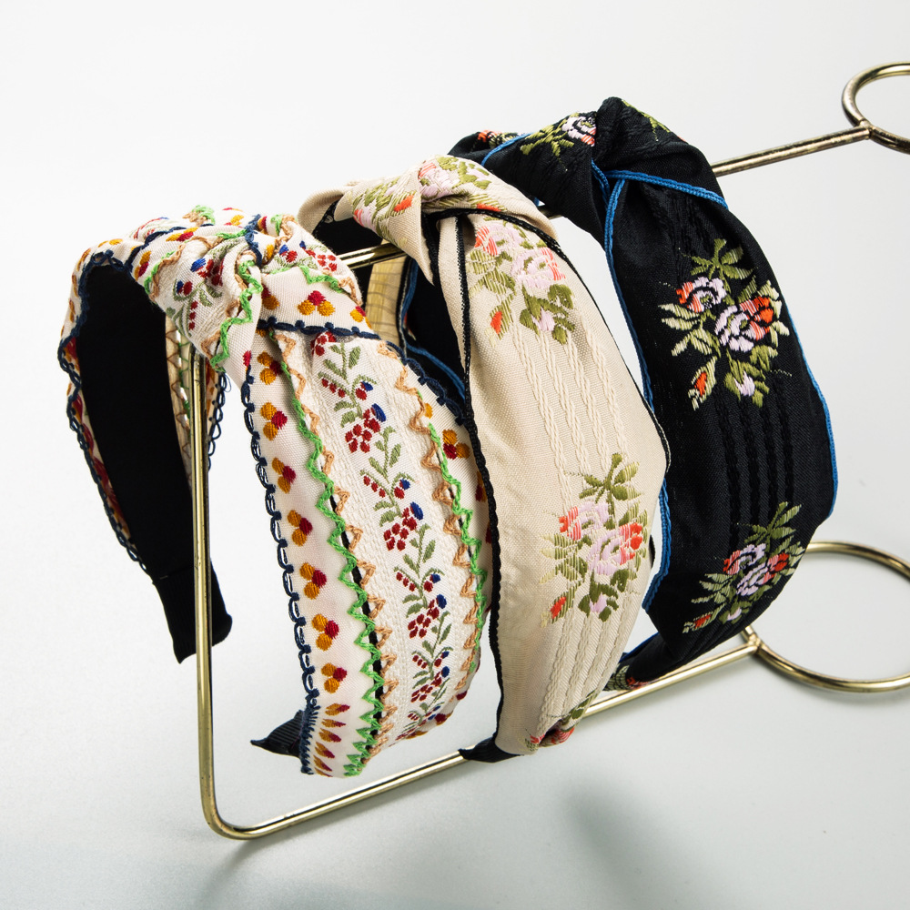 Fashion new retro famous style - огляд і ціна Embroidery Knot