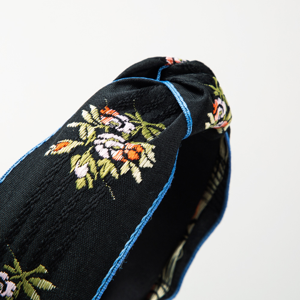 Fashion new retro famous style - огляд і ціна Embroidery Knot