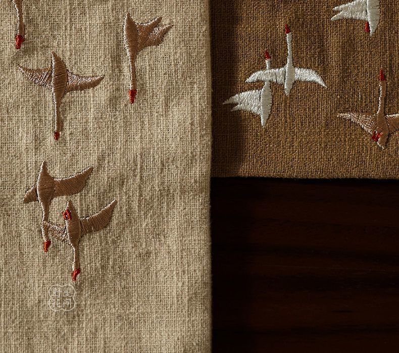 20x20cm Embroidered flying bir - огляд і ціна Embroidery Towel