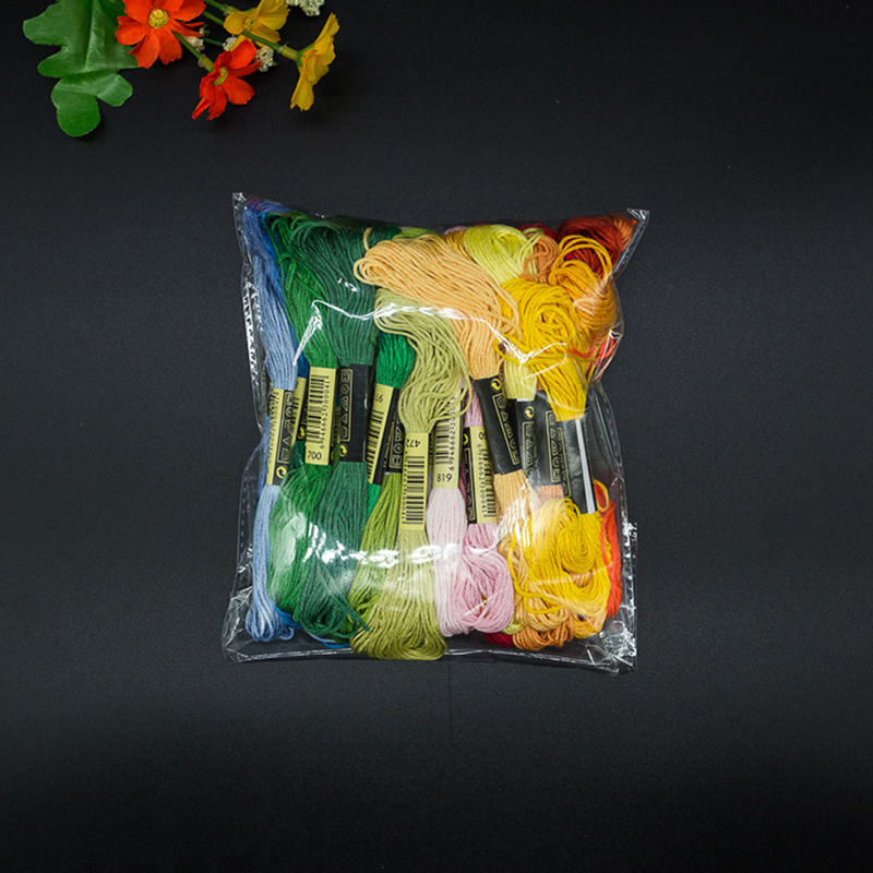 C 24/100/50 Multicolor Cross   - огляд і ціна Embroidery Kit